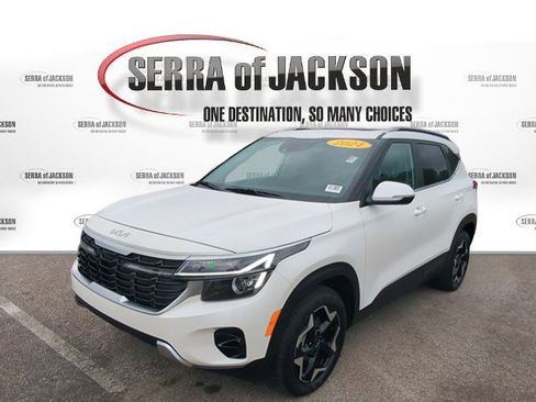 Certified 2024 Kia Seltos EX AWD/4WD image 4