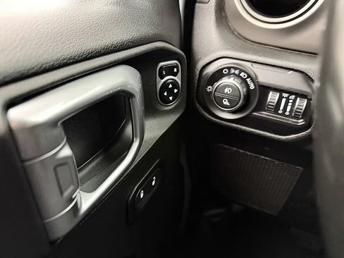 Used 2021 Jeep Gladiator Sport AWD/4WD image 14