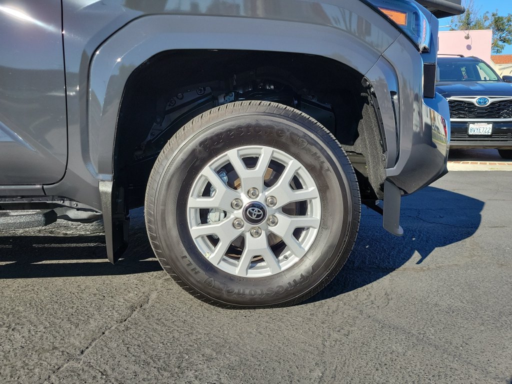 Used 2025 Toyota Tacoma SR5 AWD/4WD image 8