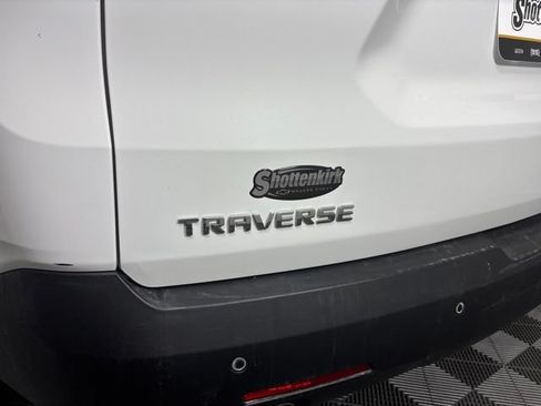 Used 2018 Chevrolet Traverse LT FWD image 12