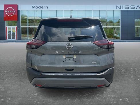 Used 2023 Nissan Rogue SV w/ SV Premium B Package FWD image 7
