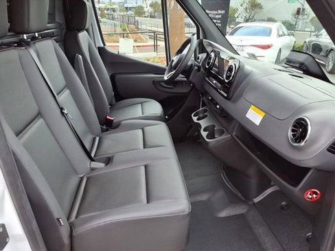 New 2026 Mercedes-Benz Sprinter 2500 image 17