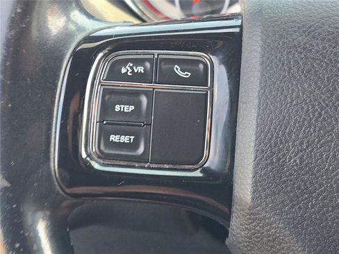 Used 2016 Dodge Grand Caravan SE FWD image 22