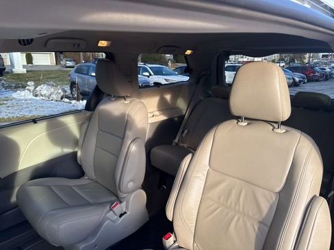 Used 2018 Toyota Sienna XLE Premium image 10