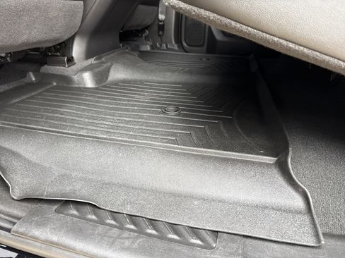 Used 2020 GMC Sierra 1500 SLT image 25