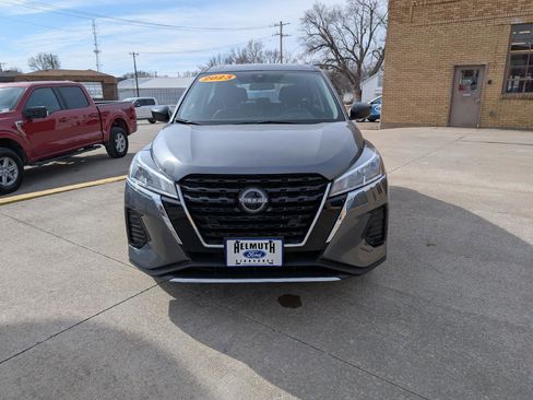 Used 2023 Nissan Kicks S image 3