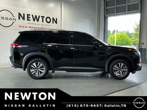 Used 2025 Nissan Pathfinder SL w/ Cargo Package FWD image 21