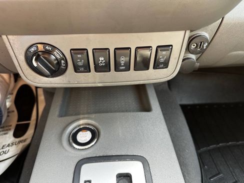 Used 2020 Nissan Frontier SV AWD/4WD image 18