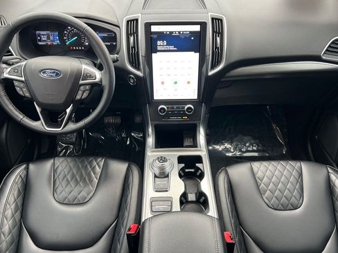 Used 2024 Ford Edge Titanium AWD/4WD image 10