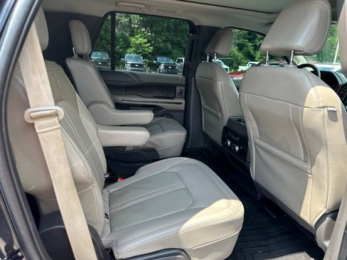 Used 2021 Ford Expedition Limited RWD image 17