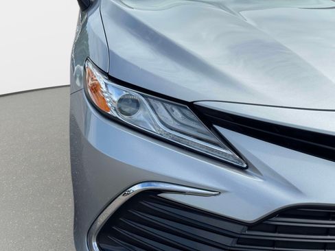 Certified 2021 Toyota Camry XLE FWD image 7
