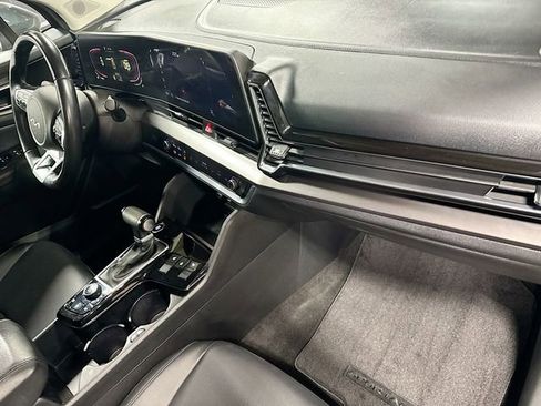 Used 2023 Kia Sportage EX image 29