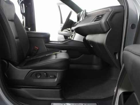 Used 2023 Chevrolet Tahoe Z71 w/ Luxury Package image 25