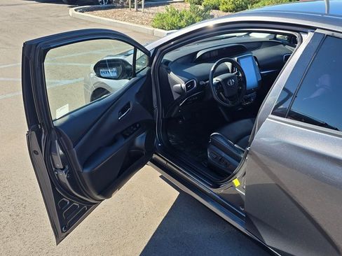 Used 2020 Toyota Prius Prime Limited image 39