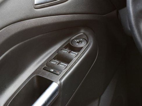 Used 2019 Ford Escape Titanium image 19