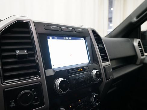 Used 2019 Ford F150 Lariat w/ Equipment Group 502A Luxury image 9