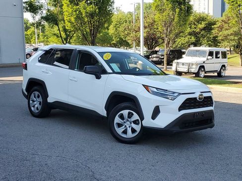 Used 2024 Toyota RAV4 LE AWD/4WD image 31