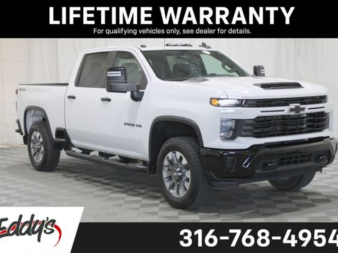 Used 2024 Chevrolet Silverado 2500 Custom w/ Custom Value Package image 1