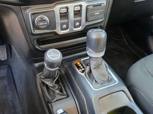 Used 2020 Jeep Wrangler Sport image 23