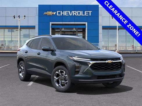 New 2025 Chevrolet Trax LT w/ Driver Confidence Package image 7