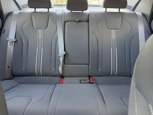 Used 2025 Hyundai Elantra SEL image 40