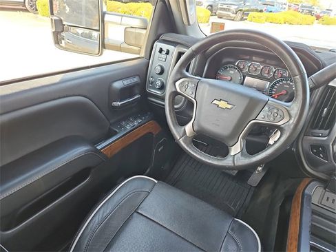 Used 2017 Chevrolet Silverado 2500 High Country w/ Duramax Plus Package image 9