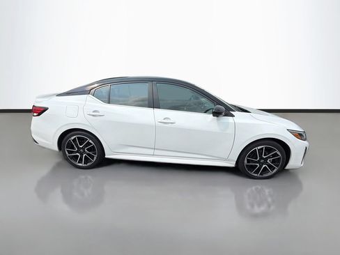 Used 2024 Nissan Sentra SR w/ SR Premium Package FWD image 9