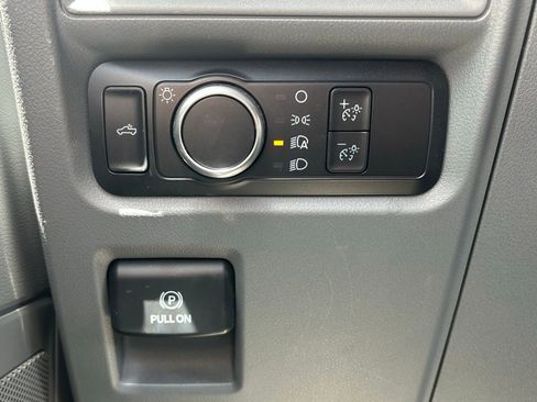 Used 2022 Ford F150 XL w/ Equipment Group 101A High AWD/4WD image 17