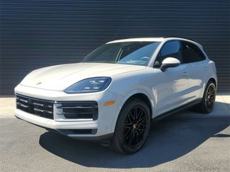 Certified 2024 Porsche Cayenne image 1