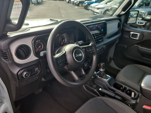 Used 2024 Jeep Wrangler Sport image 17