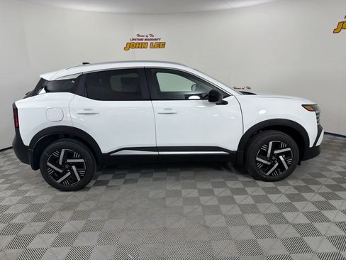 New 2026 Nissan Kicks SV image 7