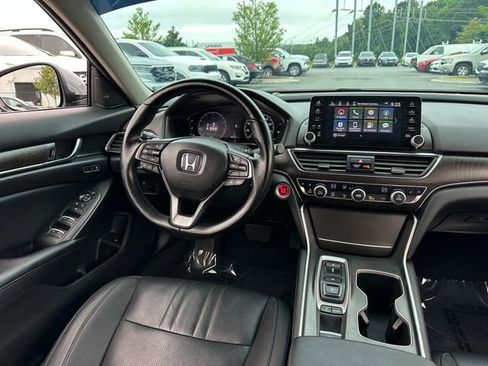 Used 2021 Honda Accord Touring image 17