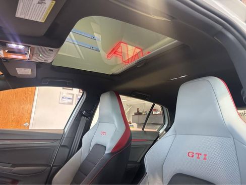 Used 2024 Volkswagen GTI SE FWD image 33