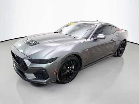 Used 2025 Ford Mustang GT RWD image 3