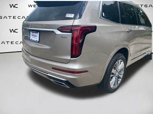 Used 2022 Cadillac XT6 Premium Luxury image 14