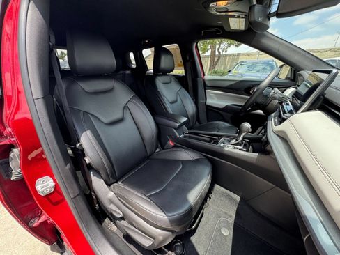 Used 2025 Jeep Compass Limited AWD/4WD image 37