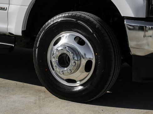 Used 2020 Ford F350 Lariat w/ Lariat Value Package image 46