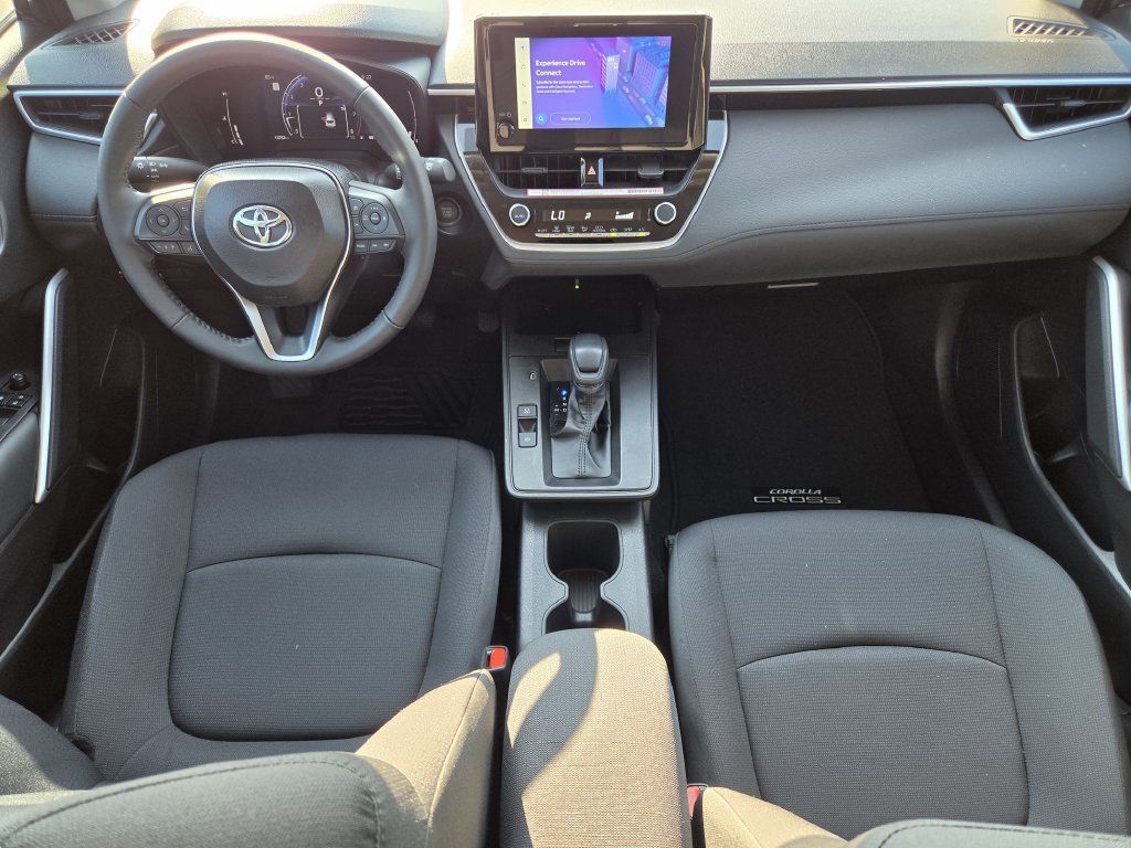 Used 2026 Toyota Corolla Cross LE FWD image 13