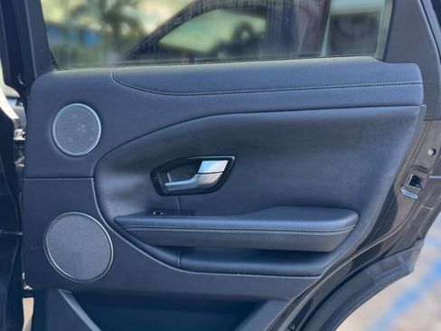 Used 2016 Land Rover Range Rover Evoque SE Premium image 24