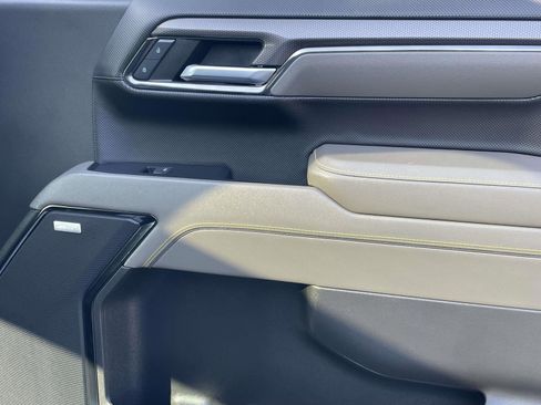 Used 2024 Chevrolet Silverado 1500 ZR2 w/ Technology Package image 12