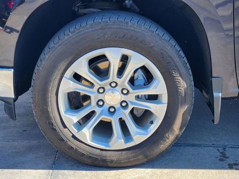 Used 2022 Chevrolet Silverado 1500 LTZ w/ Z71 Off-Road Package image 10