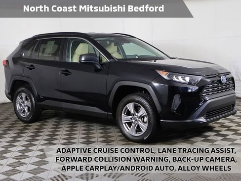 Used 2022 Toyota RAV4 LE AWD/4WD image 1