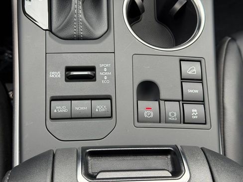 Used 2026 Toyota Highlander XLE AWD/4WD image 40