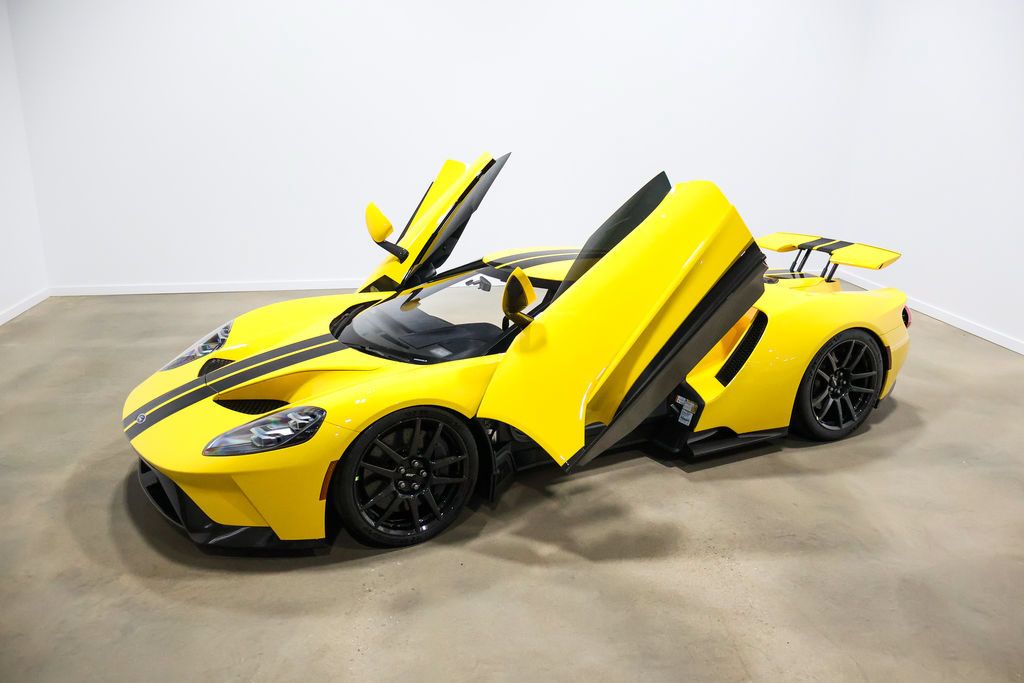 Used 2020 Ford GT Carbon Series RWD image 14