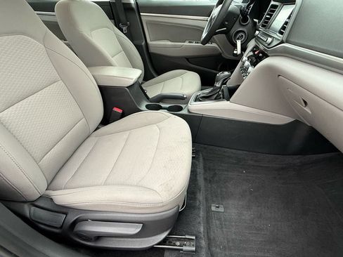 Used 2020 Hyundai Elantra SEL image 10