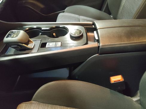 Used 2023 Nissan Rogue SV image 26