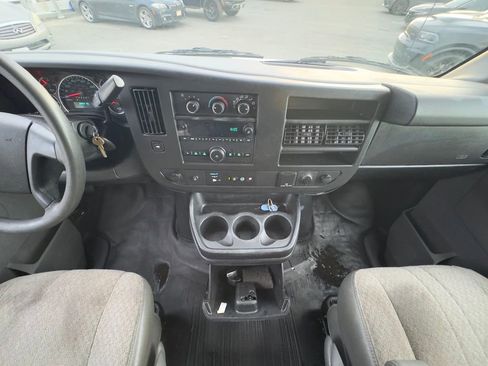 Used 2019 Chevrolet Express 2500 RWD image 14
