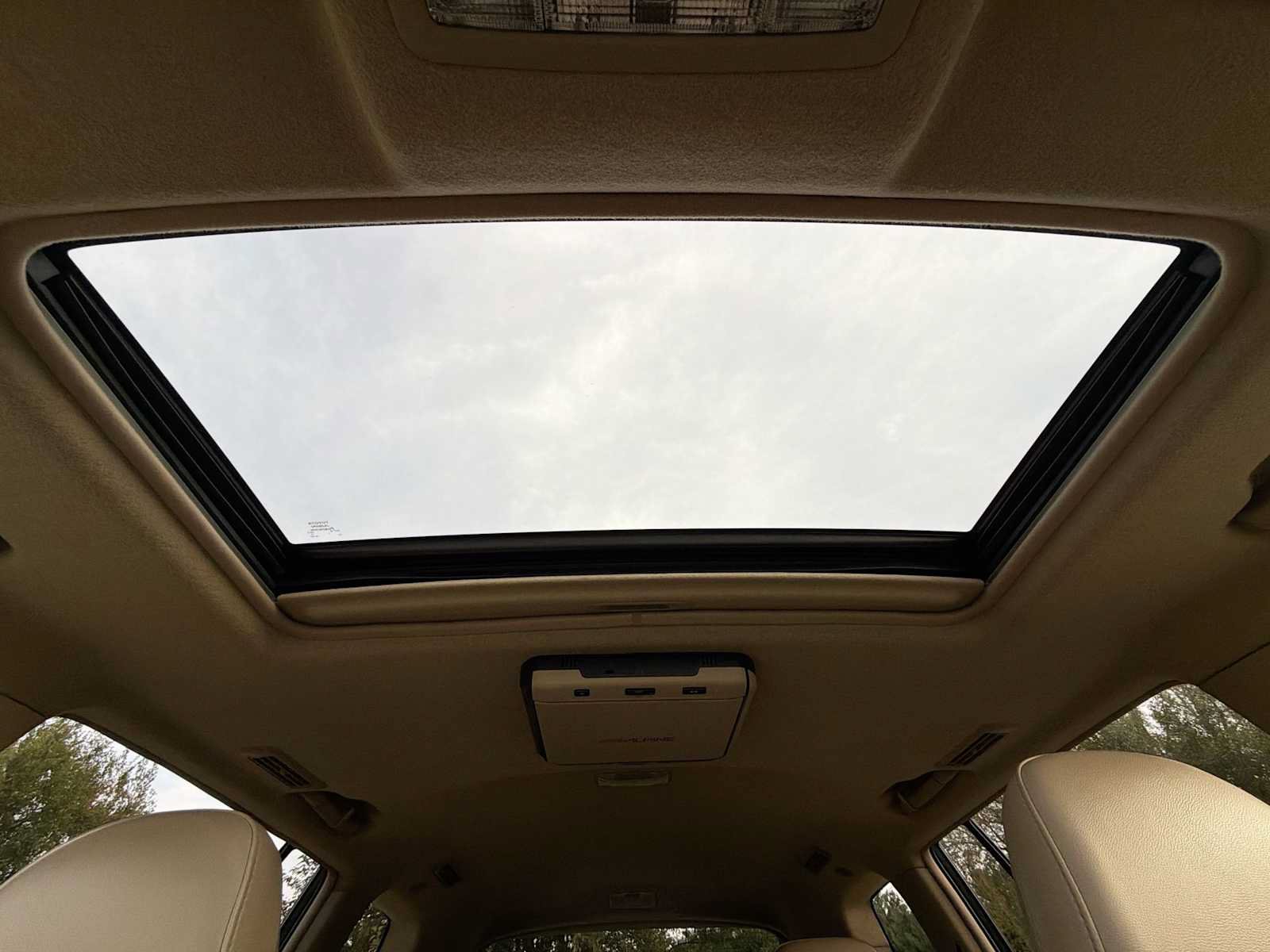 Used 2013 Toyota Highlander Limited AWD/4WD image 16