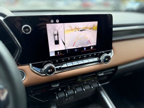 Used 2023 GMC Canyon AT4 w/ AT4 Premium Package image 18