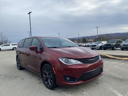 Certified 2020 Chrysler Pacifica Touring w/ S Appearance Package